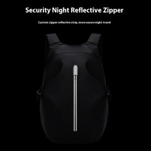 <span class=keywords><strong>Sac</strong></span> à <span class=keywords><strong>dos</strong></span> de cyclisme de grande capacité pour les motocyclistes masculins et féminins <span class=keywords><strong>Sac</strong></span> de casque intégral étanche avec style tendance pour les voyages - Product Image 3