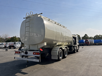 Camion-citerne à carburant SINOTRUK HOWO 8x4 30cbm, camion-citerne de transport de pétrole 30000L, camion-citerne de ravitaillement mobile à 12 roues, neuf