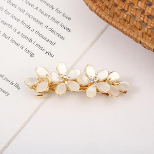 Barrettes à <span class=keywords><strong>cheveux</strong></span> élégantes en forme de fleur avec pierres œil-de-chat - Pinces à ressort antidérapantes pour accessoires capillaires quotidiens et de mariage pour femmes - Product Image 5