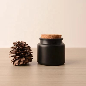 Vente <span class=keywords><strong>en</strong></span> gros <span class=keywords><strong>de</strong></span> pots à bougies <span class=keywords><strong>en</strong></span> verre rond transparent ambre vert 100ml 200ml, porte-bougies <span class=keywords><strong>en</strong></span> verre aromathérapeutique vides avec couvercles <span class=keywords><strong>en</strong></span> liège doux - Product Image 6