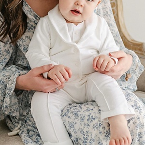 Haute qualité 24 mois garçons vêtements ensemble doux bébé garçon baptême tenues avec motif solide Boutique personnalisée automne enfants vêtements - Product Image 1