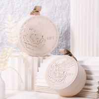 Vente en gros personnalisée boîte d'emballage de cadeau de luxe unique au design moderne pour bonbons chocolat pour mariage avec poignées en PU