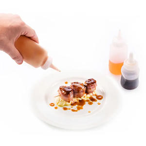 Bouteille Distributrice de Sauce Précise CL.35 – Outil Spécialisé pour un Versement Facile - Product Image 4