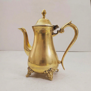 Théière classique vintage en métal écologique avec poignée, pot à eau, bouilloire décorative, pichet de service, bouilloire à thé isotherme - Product Image 1