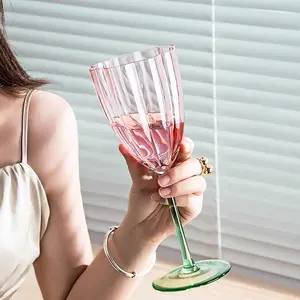 2024 New Vintage Flower Pink Love Wine Glasses Set Creative Gradient Color Goblet Crystal Glassware For Wedding Glassware