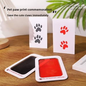 Cadre photo monochrome commémoratif pour empreintes de pattes d'animaux (chats et chiens) avec impression d'encre gratuite – Cadeau idéal - Product Image 1