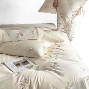 Set <span class=keywords><strong>di</strong></span> Biancheria da Letto 4 Pezzi in <span class=keywords><strong>Cotone</strong></span> 100% a Fibra Lunga 100S, 300TC, con Ricamo Floreale, Stile Francese Femminile - Product Image 5