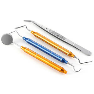 Offre Spéciale : Kit d'Hygiène Dentaire Professionnel 4 Pièces en Acier Inoxydable avec Outils de Nettoyage Manuel Faciles à Utiliser et Manches Argentés - Product Image 1