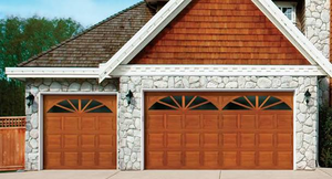 <span class=keywords><strong>Porte</strong></span> de <span class=keywords><strong>garage</strong></span> sectionnelle résidentielle rustique en <span class=keywords><strong>bois</strong></span> et aluminium sur mesure avec ouverture <span class=keywords><strong>motorisée</strong></span> par le haut - Product Image 6