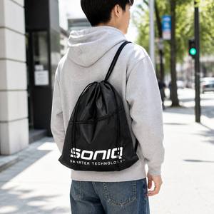 Mochila Deportiva Impermeable de Poliéster con Cordón y Logotipo Personalizado Negro, Bolsa Escolar Unisex - Product Image 2