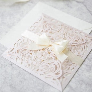 Offre Spéciale carte d'invitation de <span class=keywords><strong>mariage</strong></span> découpée au <span class=keywords><strong>laser</strong></span> en <span class=keywords><strong>dentelle</strong></span> blanche élégante avec embellissement - Product Image 1