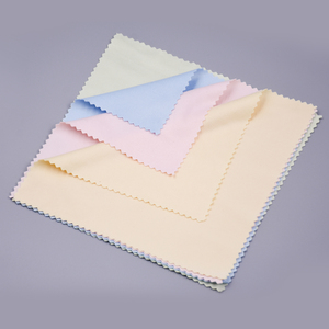 Precio de Fábrica al por Mayor B2B Paño de Microfibra para <span class=keywords><strong>Limpiar</strong></span> Gafas de 15x15cm <span class=keywords><strong>con</strong></span> Logotipo Personalizado Paño para Lentes Multicolor para Gafas Pedido al por Mayor - Product Image 1