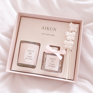 Coffret Cadeau Aikun Rose avec Bougie et Diffuseur, Boîte Rigide, Bouteilles en Verre Carrées Transparentes, Bâtonnets Décoratifs pour Cadeaux de Mariage - Product Image 1