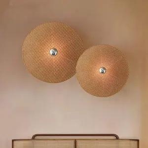 Настенный светильник из бамбука