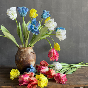 Composizione Floreale Realistica di Tulipani in Seta, Design Simulato per Ornamento da Tavolo e da Pavimento - Product Image 2
