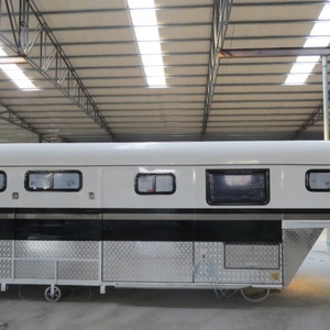 Remolque de lujo HERUI HR-3HAL-S para tres caballos, aerodinámico, de aluminio, con almacenamiento para equipo y capacidad para 2 personas. - Product Image 5
