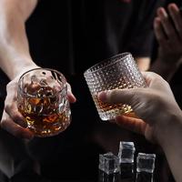 Vente chaude Bar Party Sublimation Classique De Luxe Soda-lime Verre Verres À Vin Spinning Tasses Gravure Logo Couleur Personnalisé