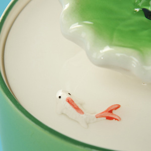 Fontaine à eau pour chat de style feuille de lotus, en céramique, à circulation automatique, chauffante, à température constante, pour animaux de compagnie, à poser sur le bureau - Product Image 4