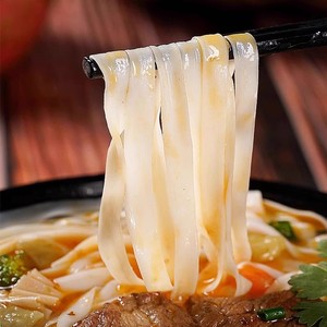 Tagliatelle di riso più vendute e spaghetti piccanti e aspri in Cina, disponibili per il commercio all'ingrosso a prezzi bassi - Product Image 5