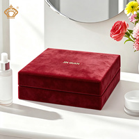 Boîte cadeau en velours, boîte rigide de luxe pour cosmétiques, logo personnalisé en feuille d'or, doublure intérieure personnalisée, finition de surface et accessoires
