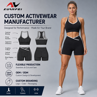 Ensemble de yoga 2 pièces noir sans coutures pour femme, avec détails contrastants, haut dos nu et short taille croisée en V, personnalisable avec logo OEM ODM, pour la gym, le fitness et l'entraînement