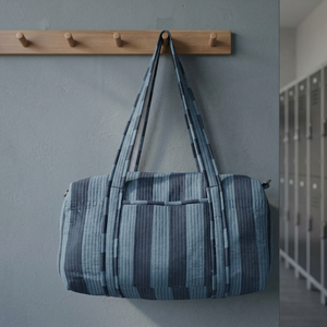 Bolsa de Viaje Deportiva de Lujo con Rayas Textiles, Bolsa de Gimnasio de Gran Capacidad con Cierre de Cremallera de Algodón, Patrón Azul Gris - Product Image 1