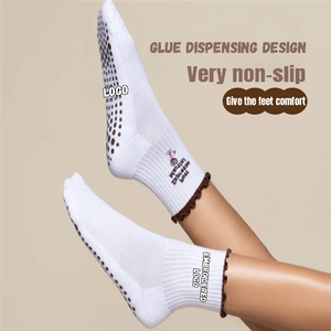 Нескользящие носки для йоги с вышитым логотипом - Product Image 2