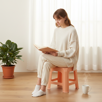 Tabouret/chaise carré en plastique en gros, polyvalent pour la salle à manger, les salles d'attente et les patios extérieurs, résistant aux UV