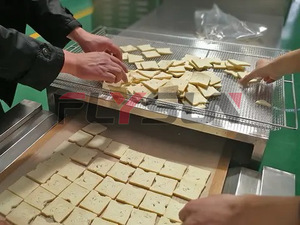 Secador de Microondas Flysun para Hojas de Morera, Máquina de Secado por Esterilización con Cinta Transportadora, Máquina de Secado de Alimentos por Microondas - Product Image 6