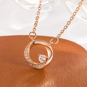 Collier pendentif en forme de papillon tendance et élégant, plaqué argent, style coréen de luxe, cadeau de fête pour femmes - Product Image 2