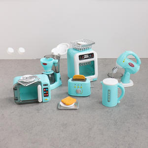 Ensemble de cuisine miniature pour enfants avec des petits appareils électroménagers simulés comme une machine à café, une <span class=keywords><strong>grille</strong></span>-<span class=keywords><strong>pain</strong></span> et un four - Product Image 4