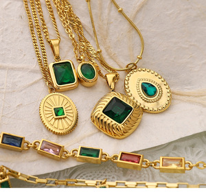 Collier Émeraude Elodie en Acier Inoxydable Plaqué Or 18K avec Pendentif Zircon, Bijou Tendance pour Fête et Mariage, Anti-ternissement pour Femme - Product Image 5
