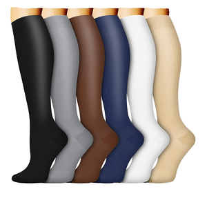 Chaussettes de sport athlétiques personnalisées avec logo, style mi-mollet, haute compression, écologiques, respirantes et à séchage rapide - Product Image 1