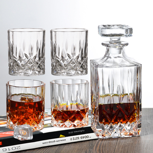 Stock In Stock fatti a mano incisa classici quadrati di liquore Decanter vetro whisky bottiglie <span class=keywords><strong>e</strong></span> <span class=keywords><strong>bicchieri</strong></span> Set per gli uomini regalo - Product Image 1