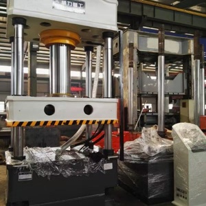 Máquina formadora de extremos de barreras de seguridad onduladas de dos y tres ondas - Product Image 2