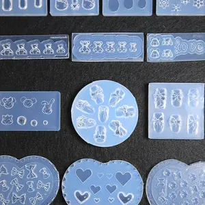 Nuevo diseño decorativo Nail Art Carving Tool Surtido de flores 3D Silicona Nail Art Mold para Gel
