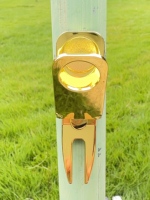 Support de cigare pour voiturette de golf, outil de réparation de divots, en alliage de zinc, aluminium, émail souple, accessoires de golf magnétiques – Stock usine