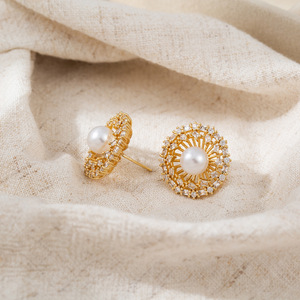 Boucles d'oreilles clous tournesol en zircone sertie de diamants, monture closée en or 14 carats, bijoux de mode pour mariage EDB-077 - Product Image 4