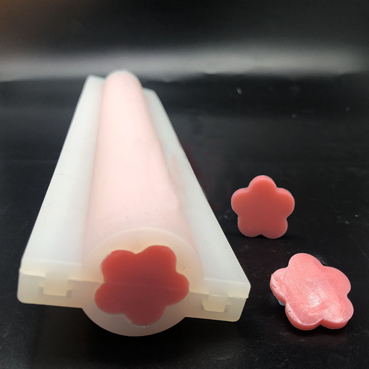 moule à tube de fleur de prunier