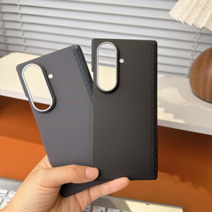 เคสโทรศัพท์ KAOU Slim Light ลายคาร์บอนไฟเบอร์ รองรับการชาร์จไร้สาย สำหรับ Samsung Galaxy Z Fold8 ultra - Product Image 5