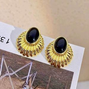 French Retro Geometric High-end <b>Black</b> Oval-shaped Women's <b>Gold</b> Plated Stud <b>Earrings</b> Elegant Temperament Silver Needle Party - Product Image 6