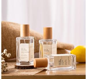 Flaconi di Profumo Vuoti in Vetro Quadrati Vintage Personalizzabili da 30ml, 50ml, 100ml con Tappo in Legno - Product Image 6