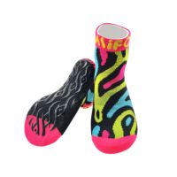Logo personnalisé Chaussettes de trampoline en polyester Grip Chaussettes de parc de trampoline à rebond antidérapantes
