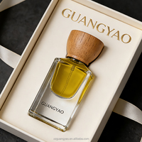 Vente en gros de flacons de parfum vides en verre de luxe de forme unique avec logo personnalisé, 30 ml et 50 ml, avec boîte d'emballage
