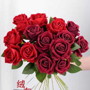 Proveedor de Venta Directa, Ramo de Flores Artificiales de Rosas de Terciopelo Hechas a Mano para Boda, Día de la Madre, Diseño Moderno y Ligero - Product Image 4