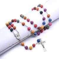 Collier en résine plastique avec croix florale rose, perles de chapelet, bijoux unisexe