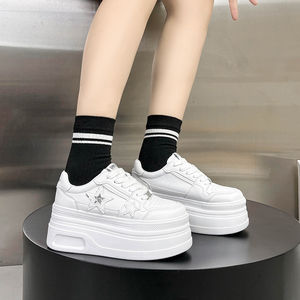 2025 baskets à logo personnalisé chaussures à plateforme épaisse <span class=keywords><strong>pour</strong></span> femmes baskets blanches confortables baskets Basket <span class=keywords><strong>pour</strong></span> <span class=keywords><strong>femme</strong></span> fabriquées sur mesure - Product Image 6