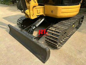 Mini-excavatrice Caterpillar 303CR d'occasion, 3 tonnes, compacte, avec chenilles en caoutchouc, à vendre - Product Image 6