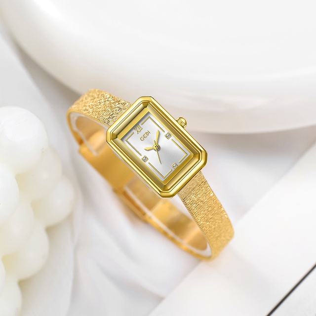 High-end square student watch, exquisite and compact, versatile and elegant, waterproof quartz alloy and stainless steel.
