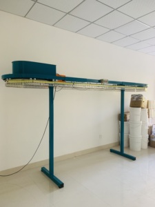 Nastro Trasportatore Elettrico da 252 Pezzi di Colore Bianco o Blu per Abiti e Indumenti per Fabbrica, <span class=keywords><strong>Lavanderia</strong></span> o Negozio - Product Image 5